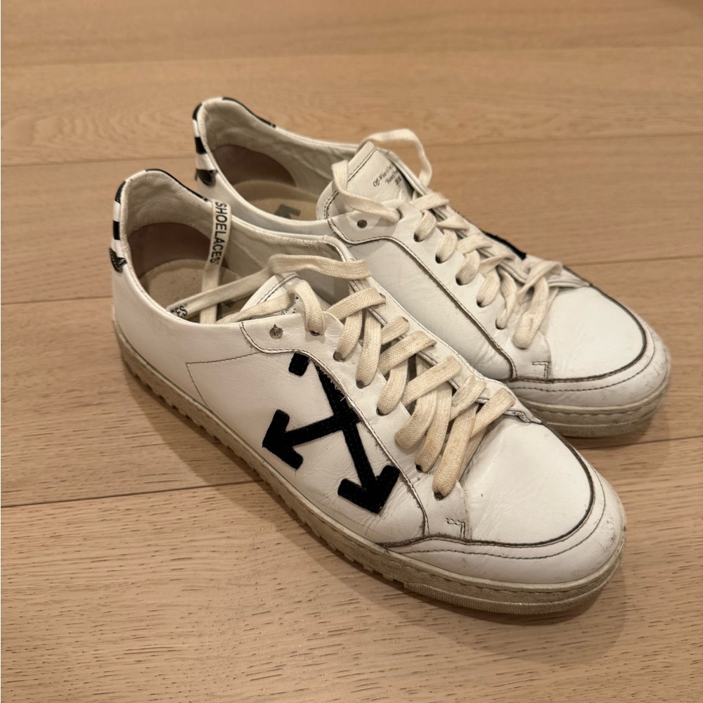 Off-White Sneakers